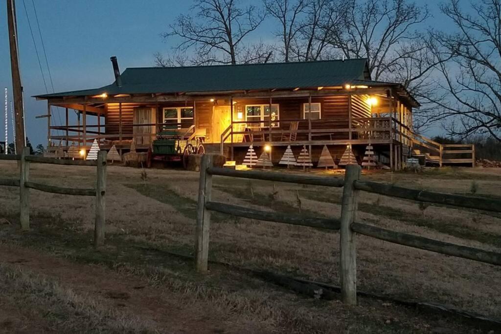 Rural Life On A Real Christmas Tree Farm! Hallmark Experience! Ozark Екстер'єр фото